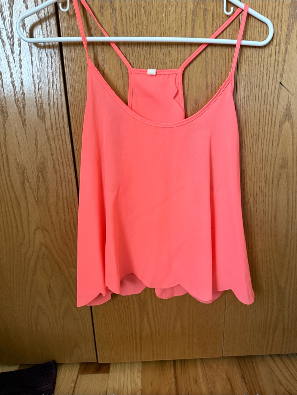 My Beloved Coral Scallop-Hem Camisole